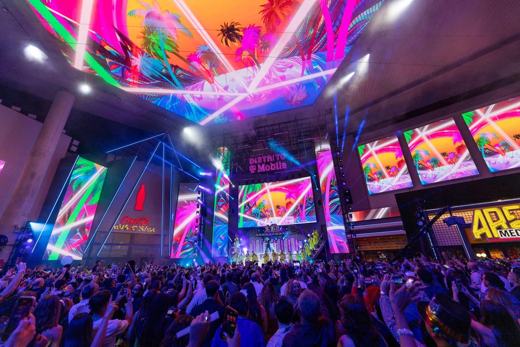 distrito-t-mobile-se-une-a-las-fiestas-de-la-calle-con-sanse-vibes