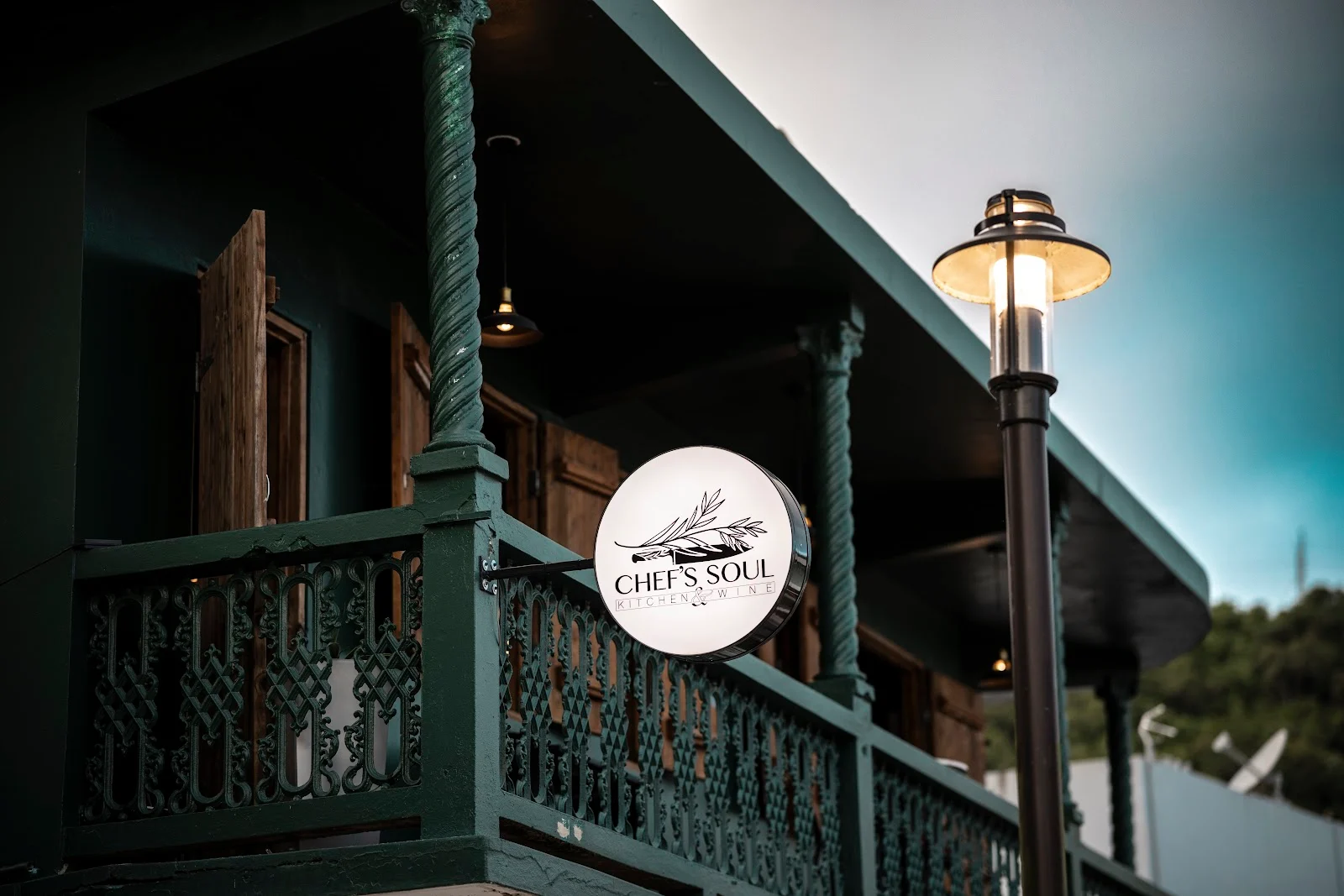 Google owner photo. Attribution: Chef’s Soul Kitchen and Wine (https://maps.google.com/maps/contrib/101192939896208363089)
