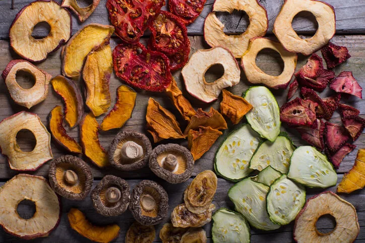 Frutas y vegetales deshidratados (Boyrcr420 | Getty Images)