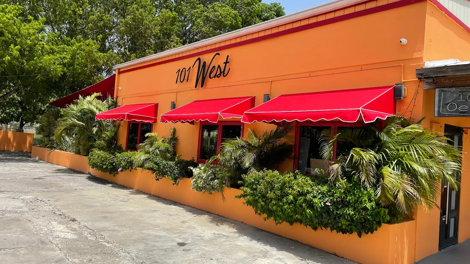 101 West Kitchen & Bar