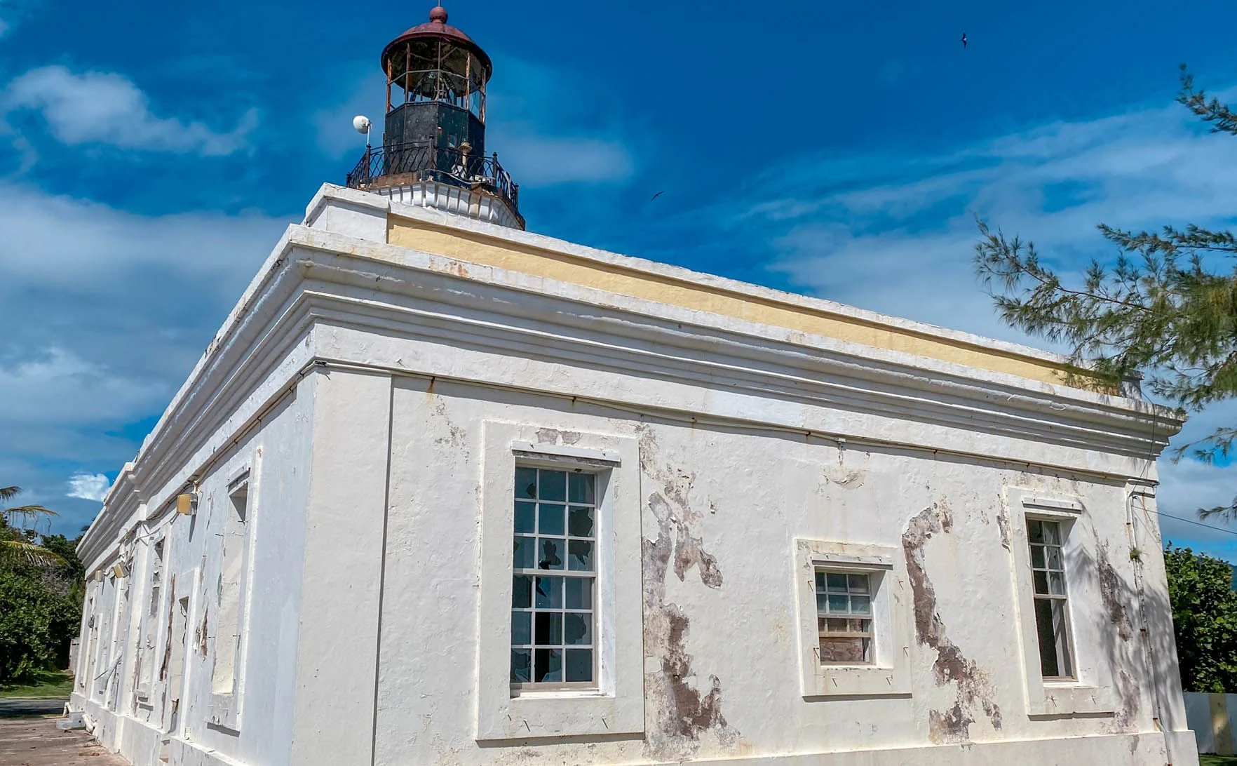 Faro_De_Punta_Tuna_dff69a1e36.jpg