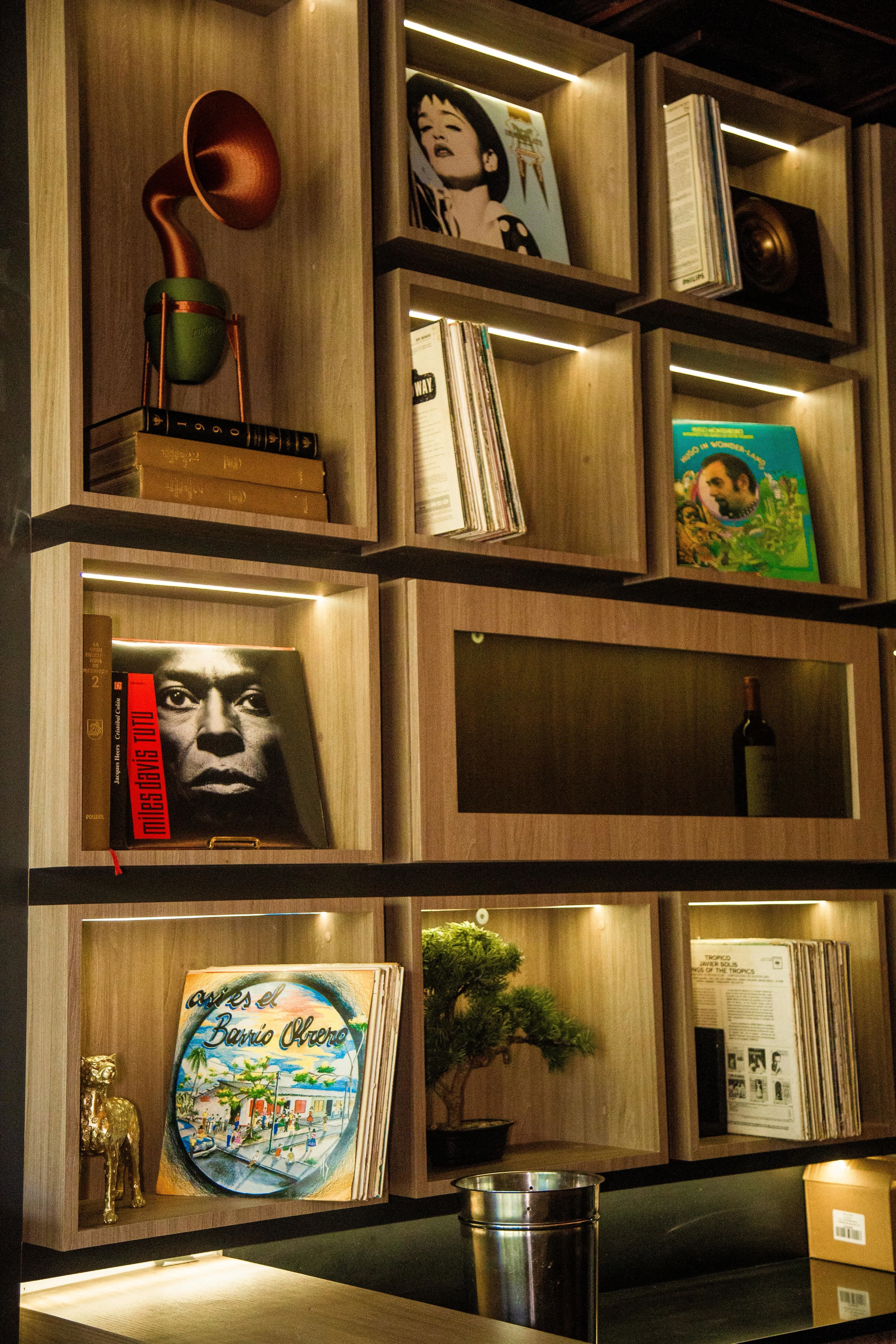 interior Miramar Records 2