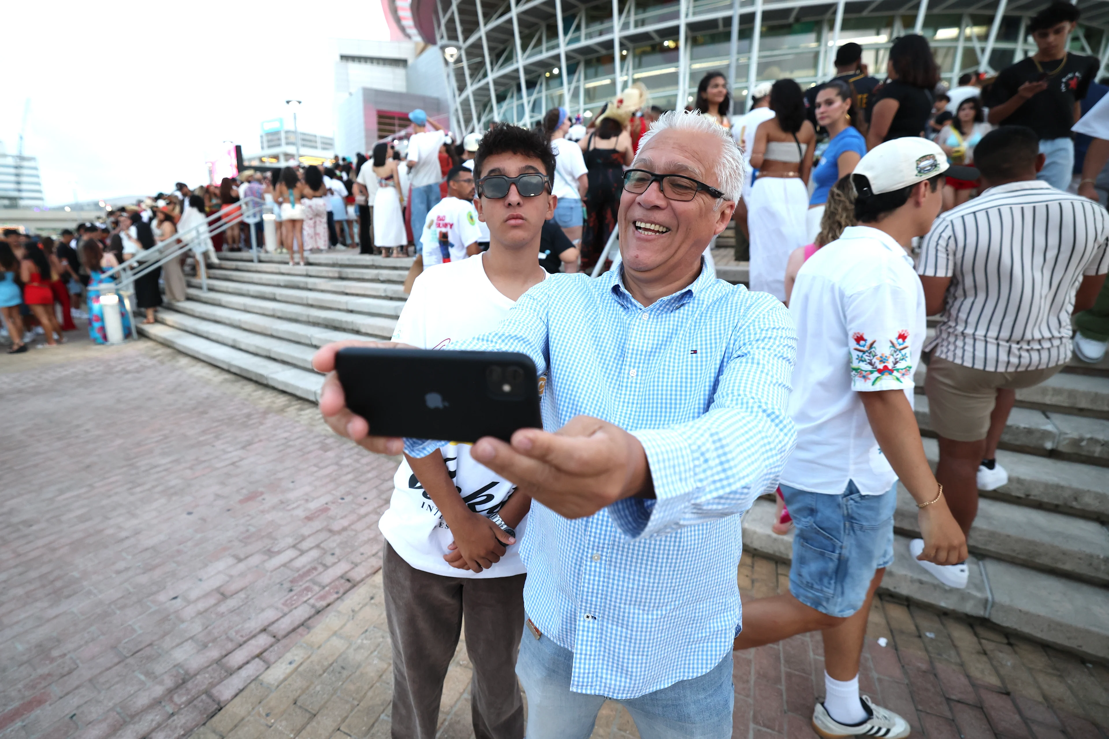 Carlos-e-hijo-Jose.jpg