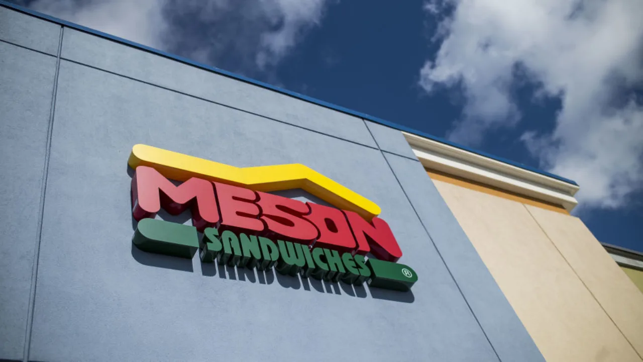 gil-perez-grajales-asume-la-presidencia-de-el-meson-sandwiches