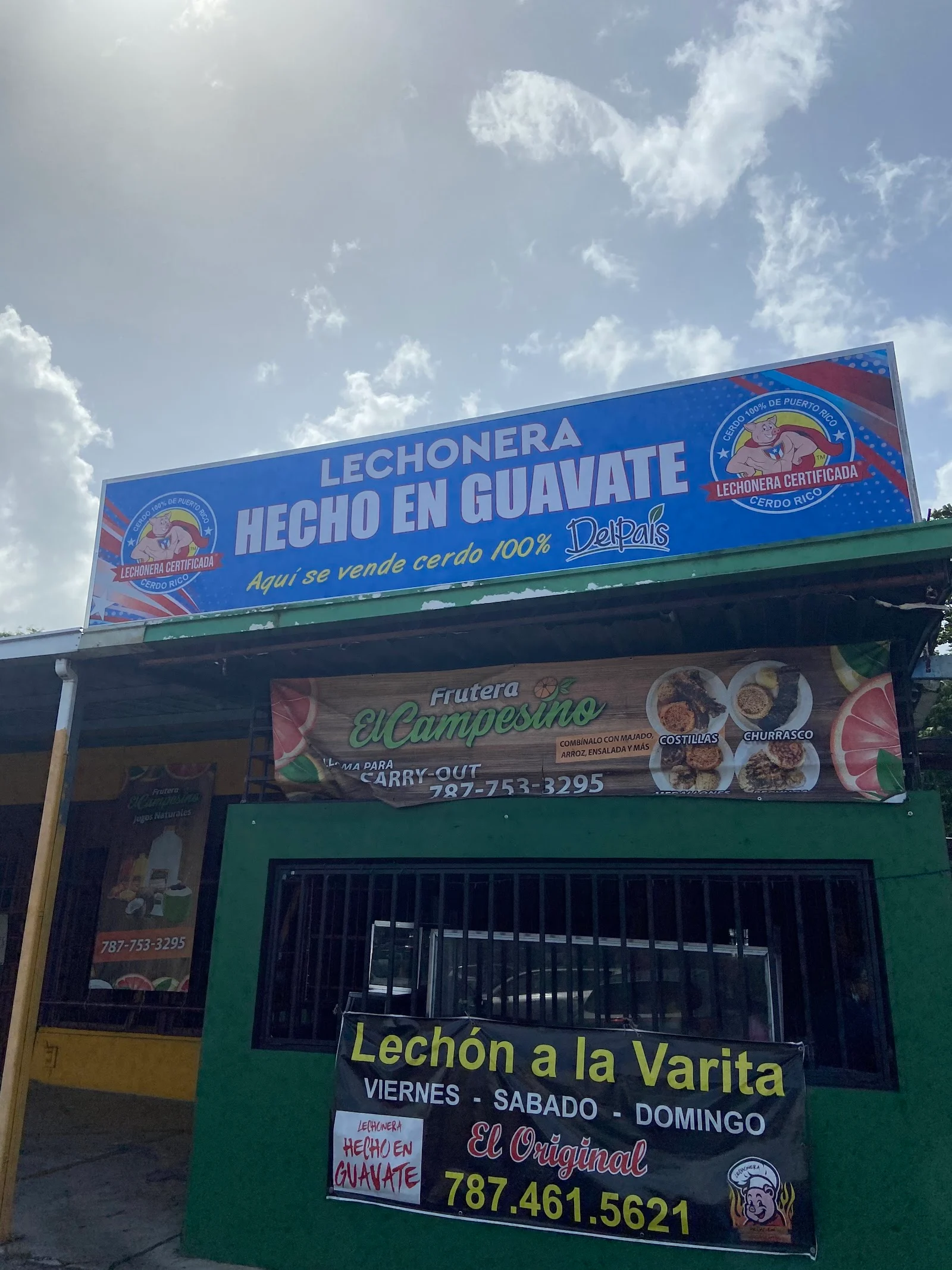 Google owner photo. Attribution: Lechonera Hecho En Guavate (https://maps.google.com/maps/contrib/115588339995679255839)