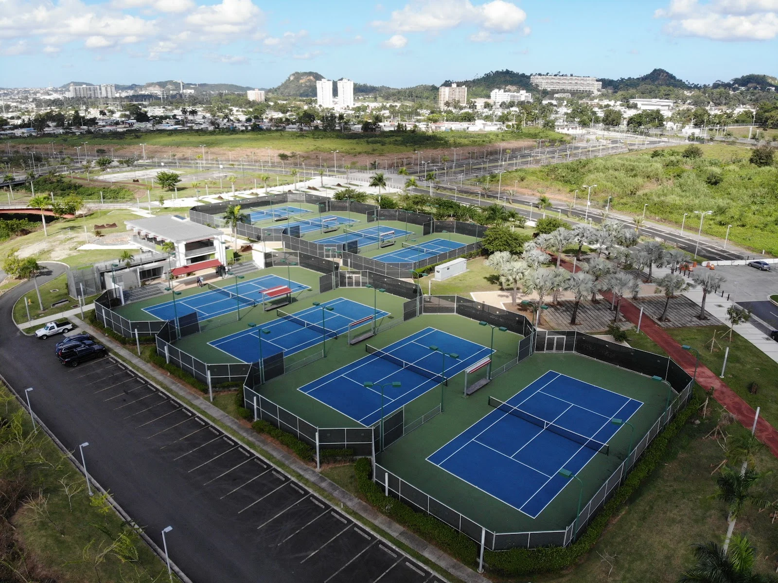 Google owner photo. Attribution: Riviera Tennis Center (https://maps.google.com/maps/contrib/105565750469259944508)