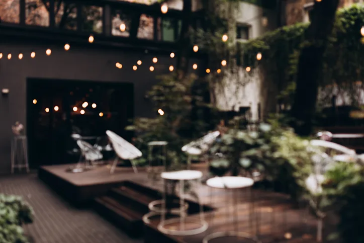 13 restaurantes con terrazas y patios interiores que debes visitar