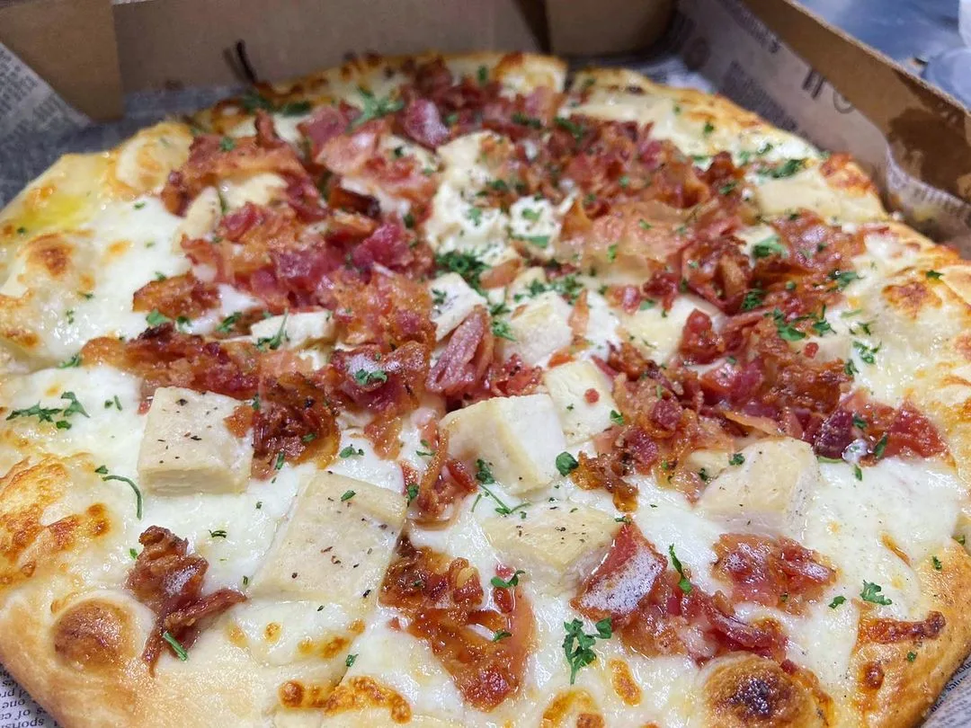 Leñas Pizza Bar & Grill