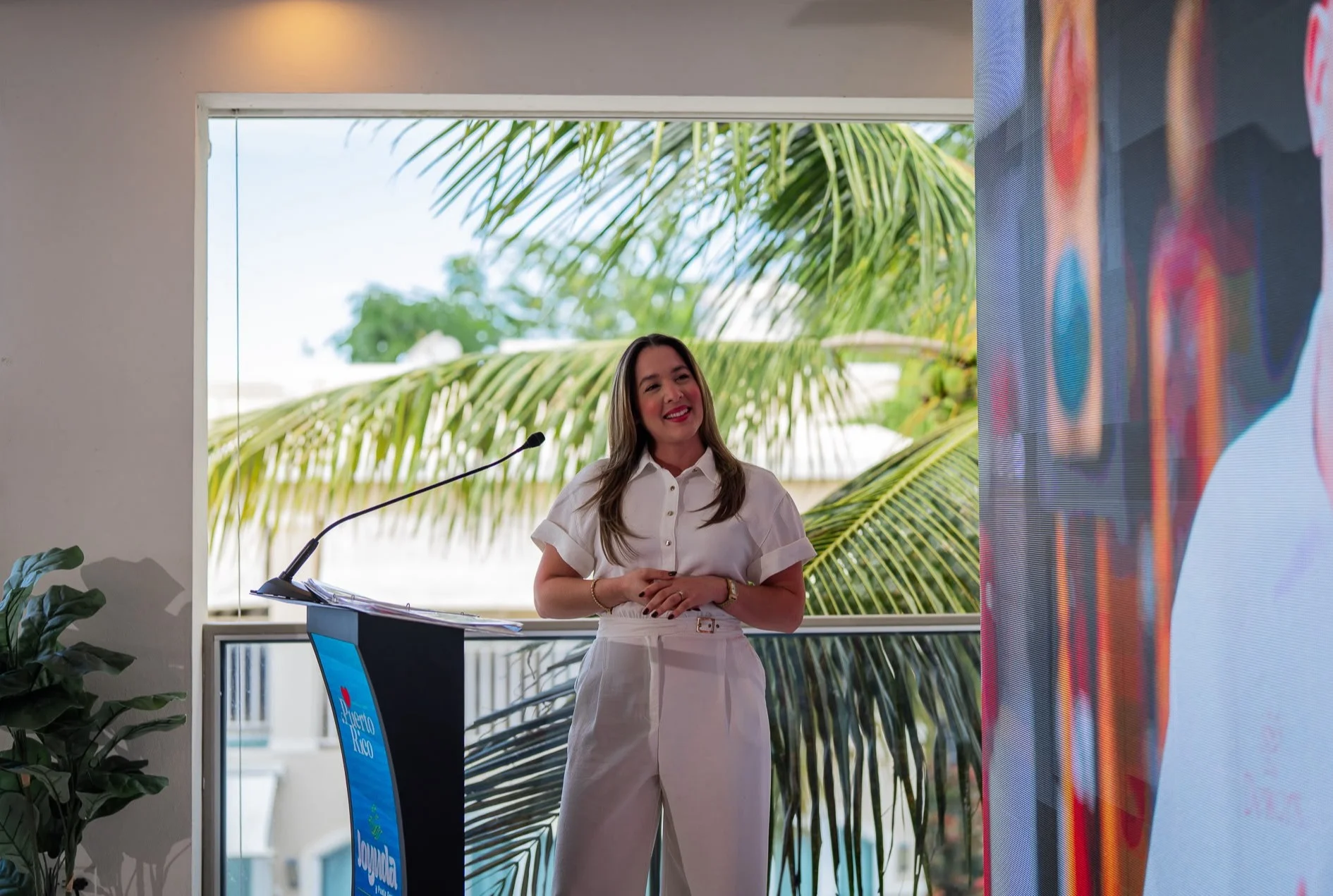 Willianette Robles Cancel, directora ejecutiva de la Compañía de Turismo de Puerto Rico (CTPR), durante la presentación de la campaña en Bliss Coast Restaurant. (Suministrada: CTPR) 