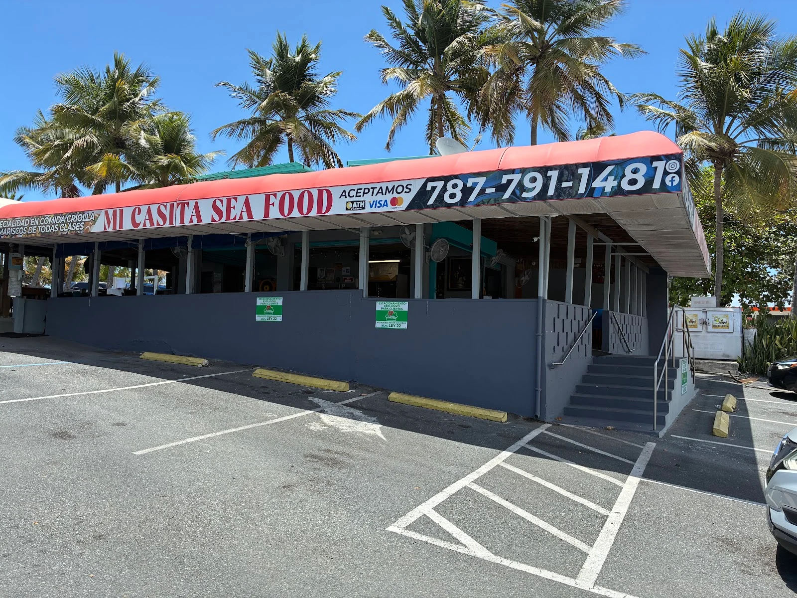 Google owner photo. Attribution: Mi Casita Seafood (https://maps.google.com/maps/contrib/105834491211861402895)