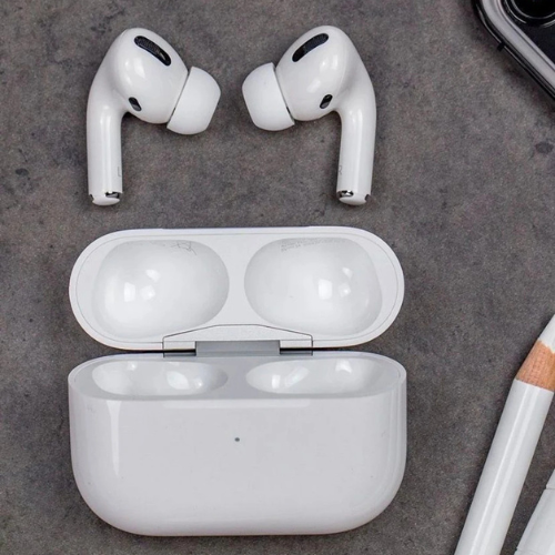 Apple AirPods Pro Wireless Charging Case - Image 3