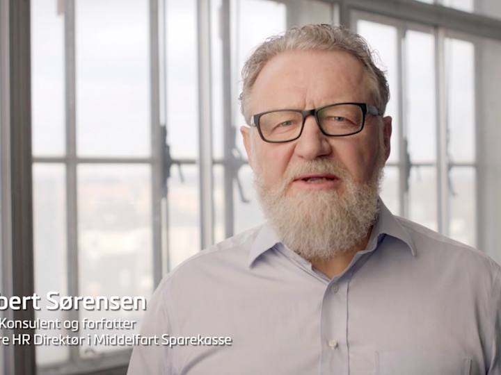 Foto af Herbert Sørensen, der fortæller om MU-samtalen