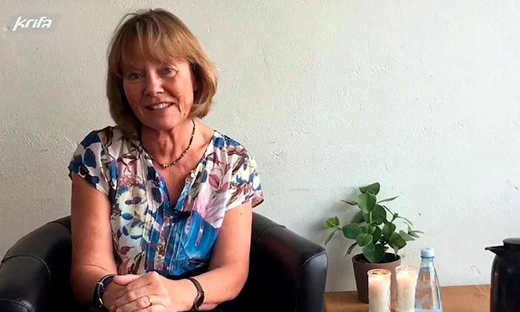 Portræt af familievejleder Lola Jensen
