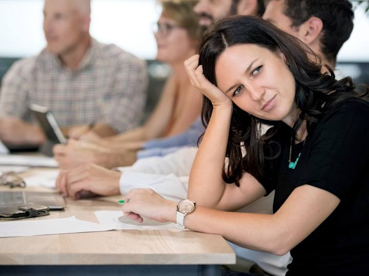 Foto af fem personer til et stresskursus