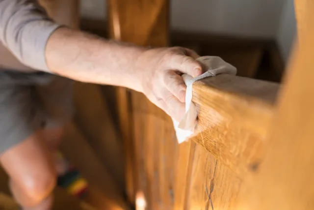 Cómo limpiar madera con toallitas desinfectantes Clorox