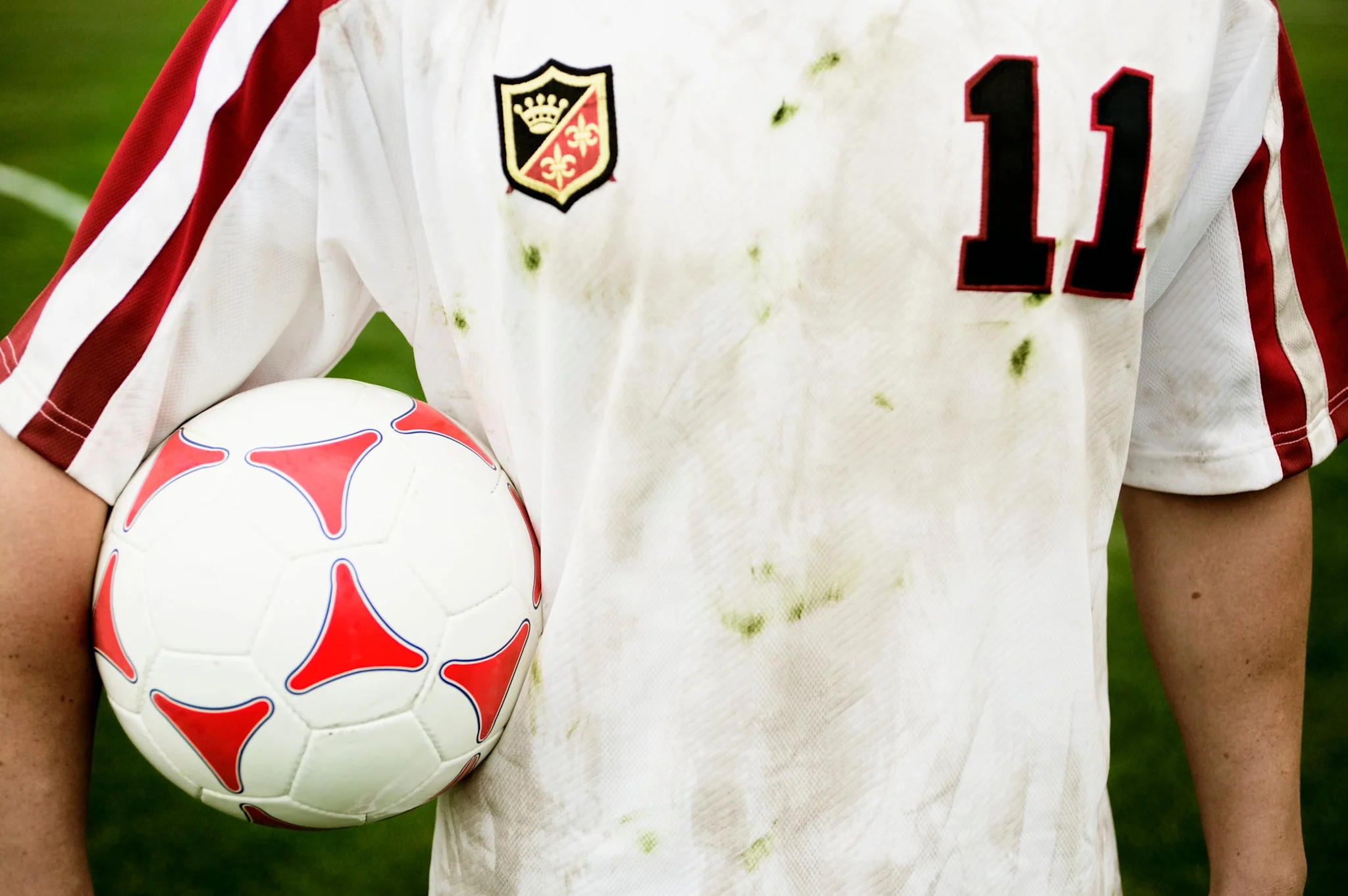 How to Get Stains Out of Soccer Jerseys Clorox®