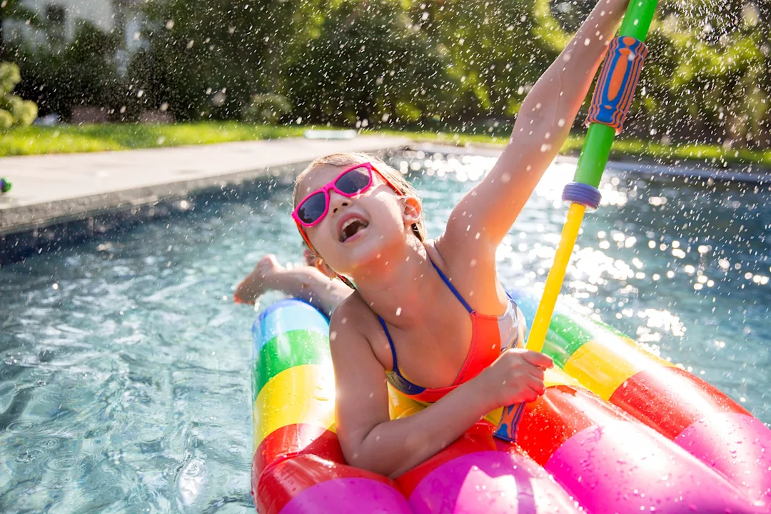 How to Clean Inflatable Pool Floats Clorox®