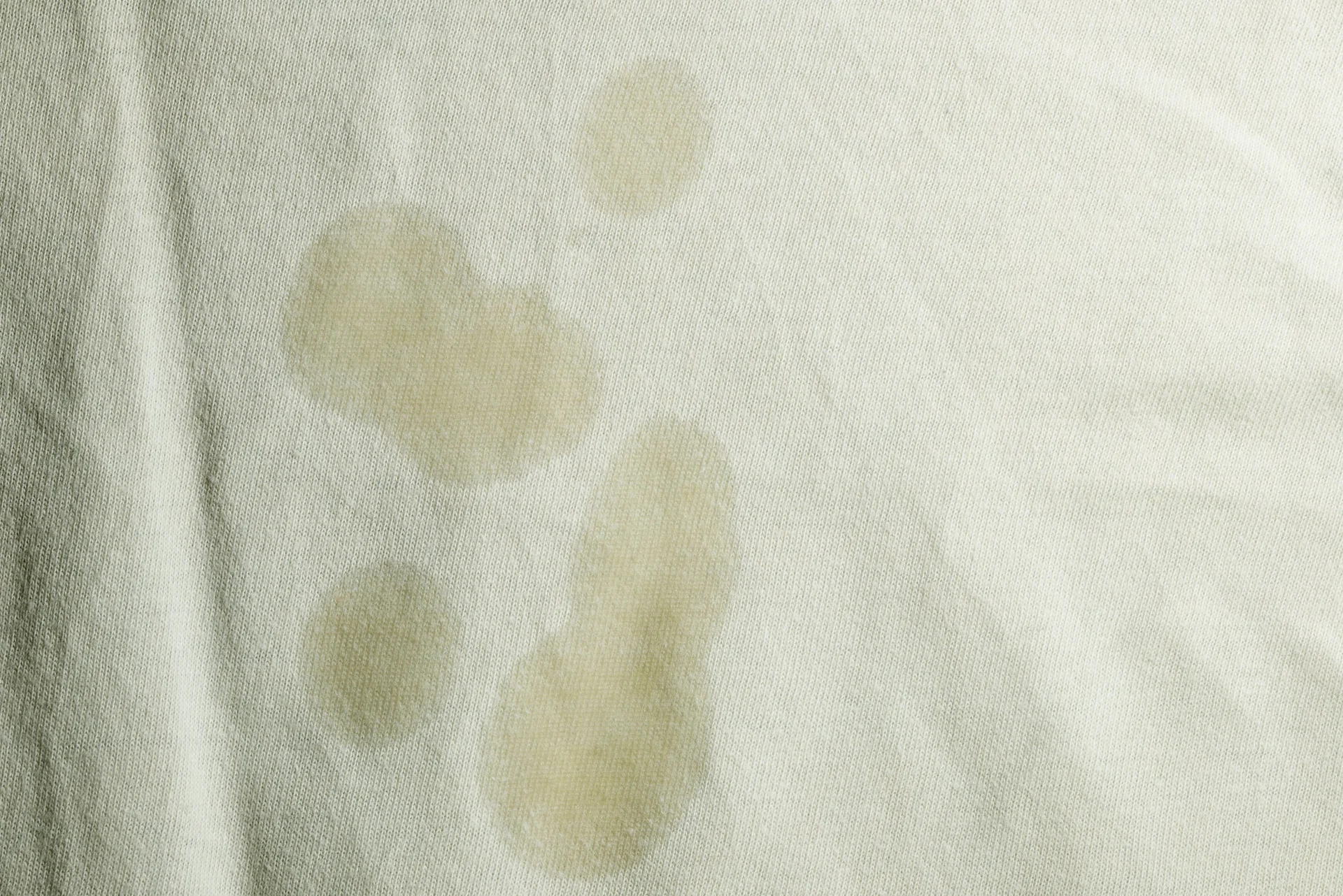 How to Get Oil Stains & Grease Spots Out of Clothes Clorox®