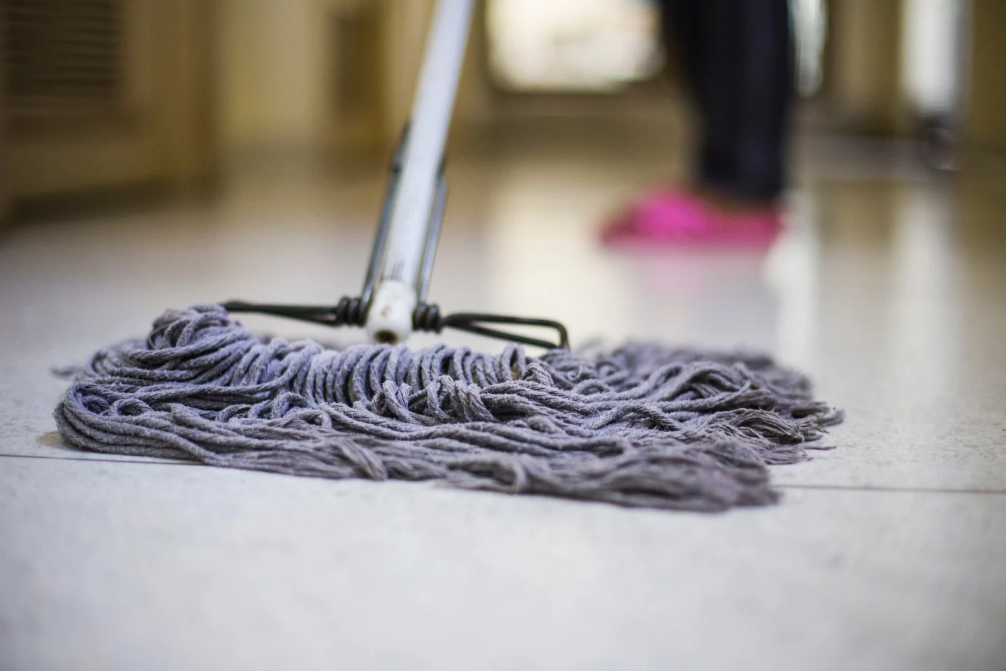 How to Clean Floors by Mopping with Bleach Clorox®
