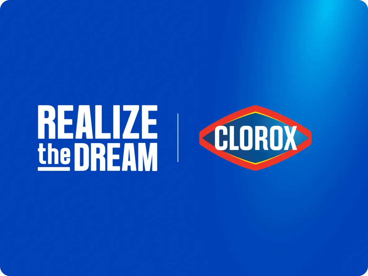 Realize the Dream sobre fondo azul; logo de Clorox.