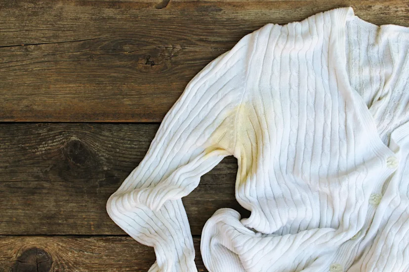 How to Get Sweat Stains Out of Armpits | Clorox™