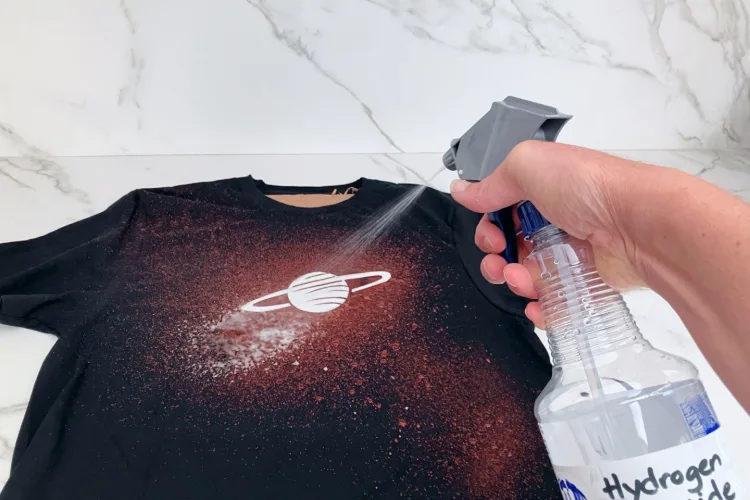 How to Do Bleach Art on Clothes | Clorox®