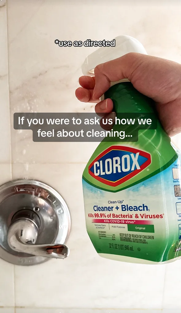 Palabras: Les pedimos a los científicos de Clorox su único consejo. Dos personas con batas de laboratorio.