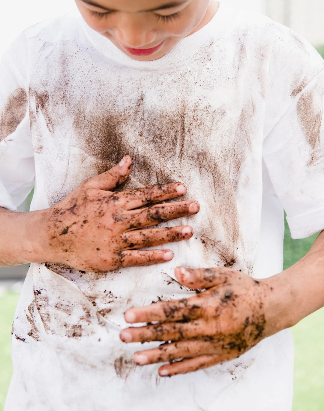 How to Get Dirt Stains Out of Clothes Clorox®