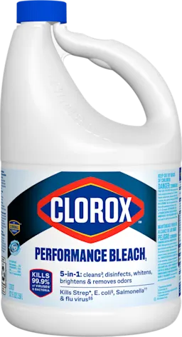 Jarra de plástico blanca de Clorox Performance Bleach con tapa y etiqueta que muestra los beneficios