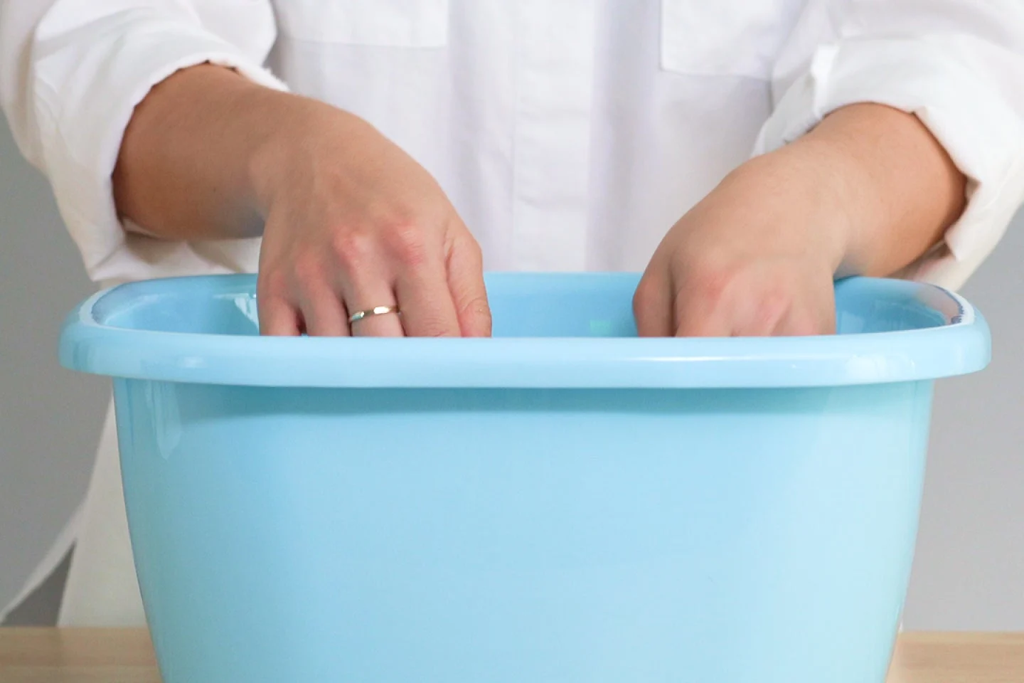 How to Sanitize Dishes and Lunchboxes with Bleach Clorox®
