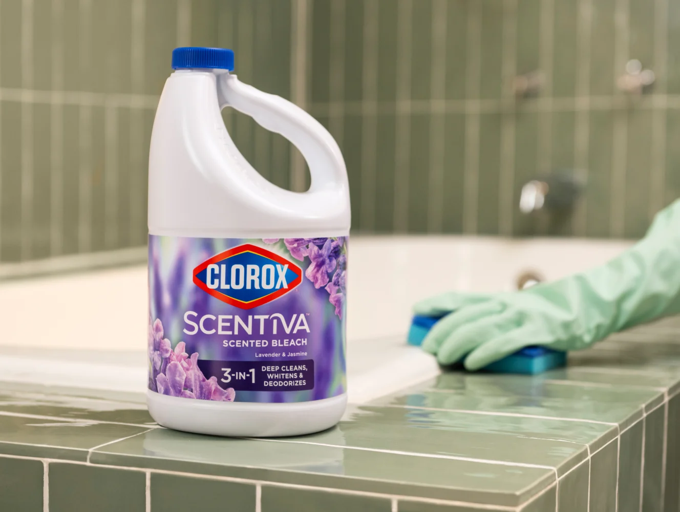 Scentiva bleach bottle on the edge of a bathtub