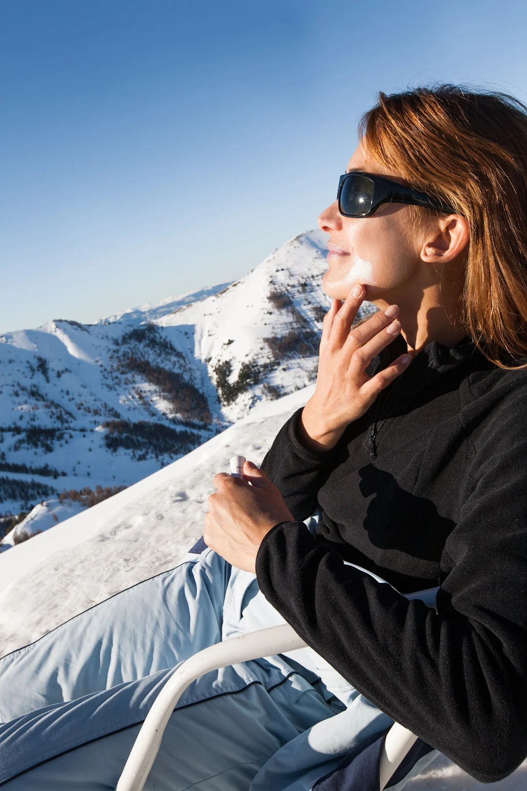 how-to-get-sunscreen-out-of-dark-clothes-and-fabrics-clorox