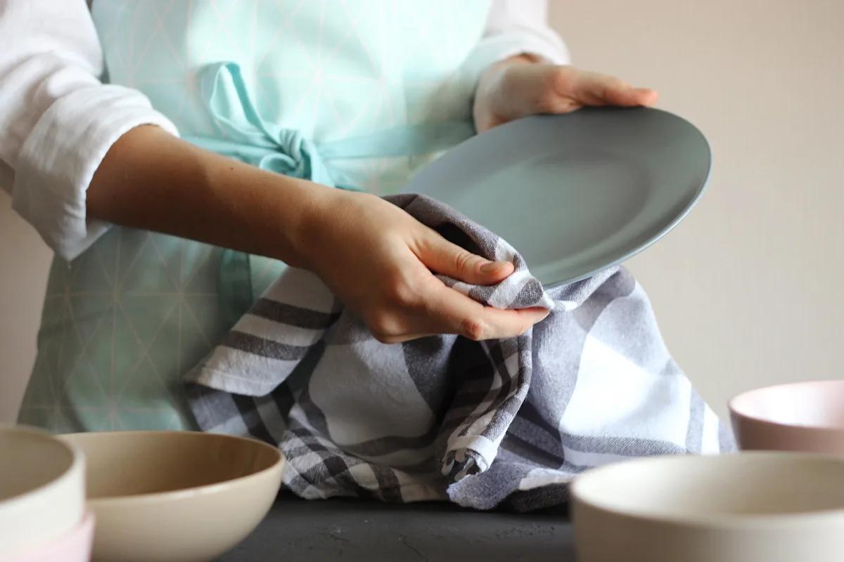 How to Clean Stained Kitchen Dish Towels Clorox®