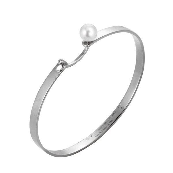 Nouvel heritage lunch with mom bangle bracelet in white gold