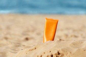 8 Summer Lip Looks Packed With SPF
