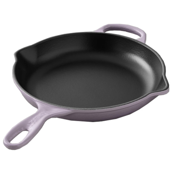 Le creuset signature cast iron fry pan