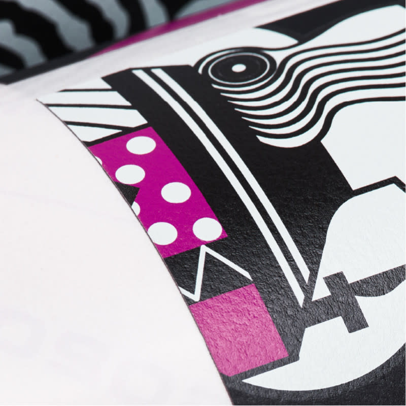 EF_boxinfo_stickers_material_Black Pulp-Dyed Paper_2