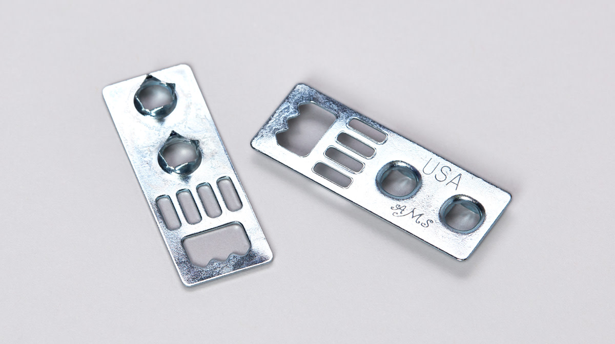 info_rigids_access_metal-hangers_1