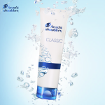 Head&Shoulders Classic Clean Conditioner bottle submerged in the water. 