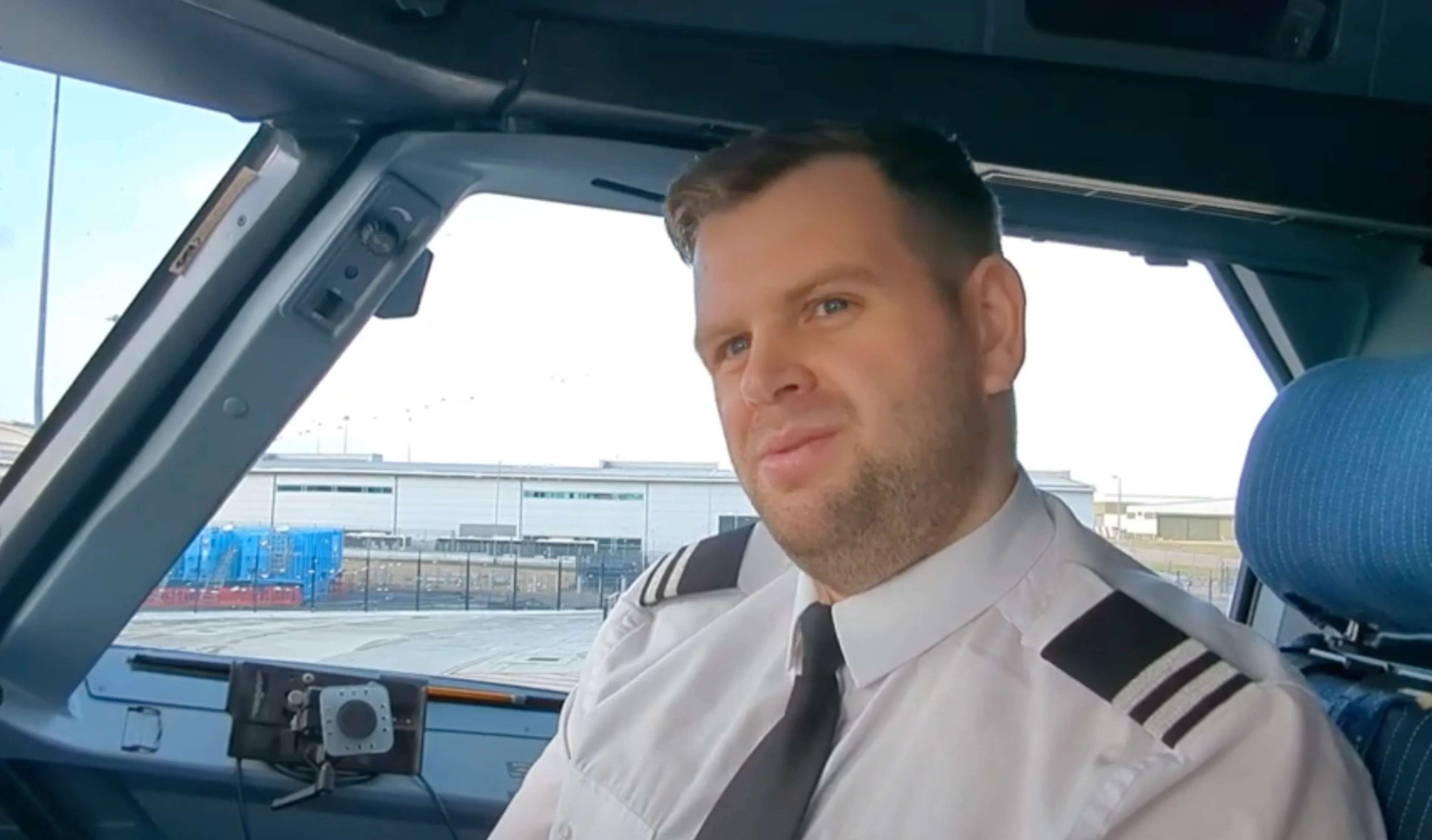 Easyjet Ranks easyJet Pilots | easyJet Careers
