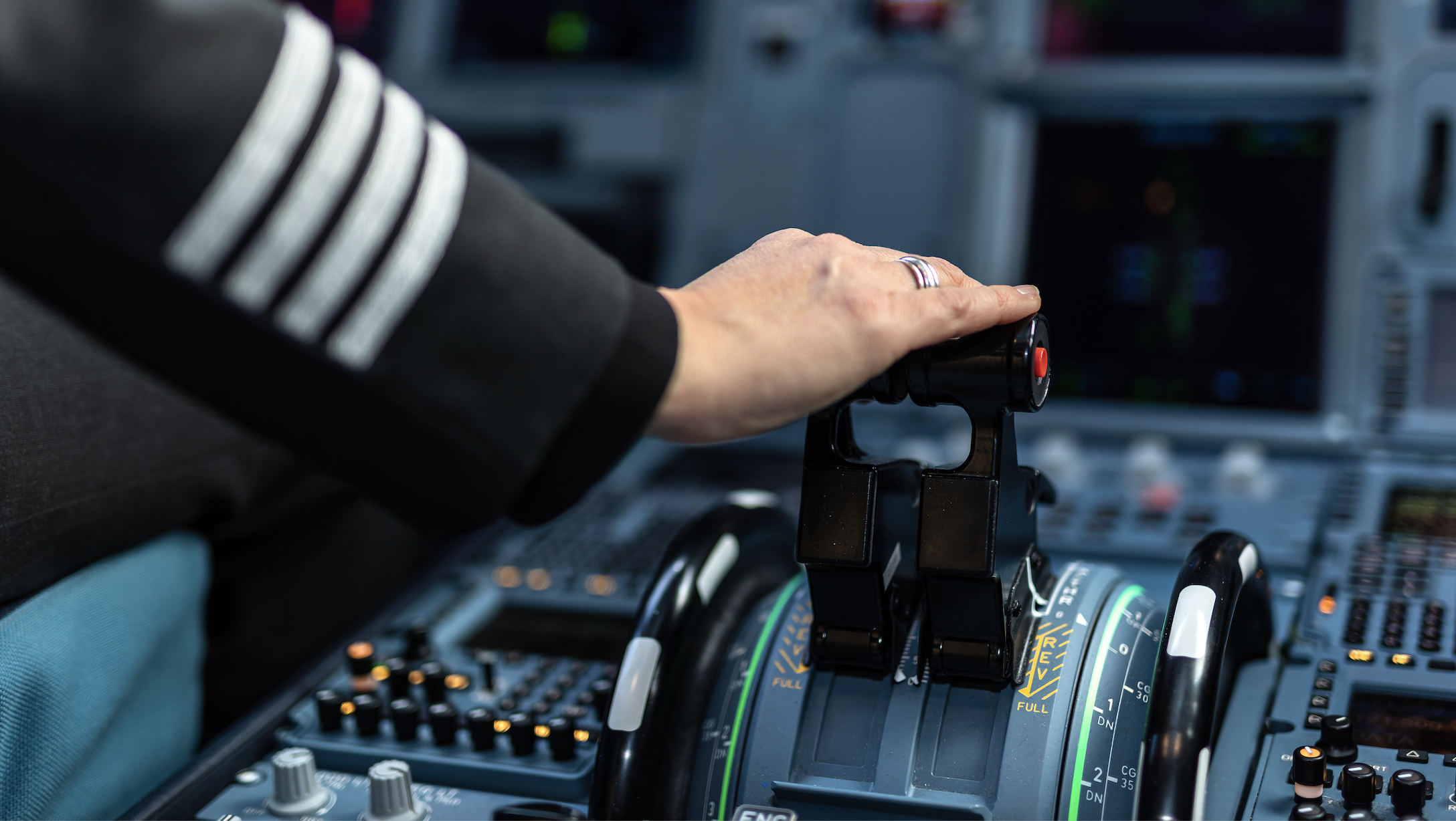 easyJet pilot training hero H2