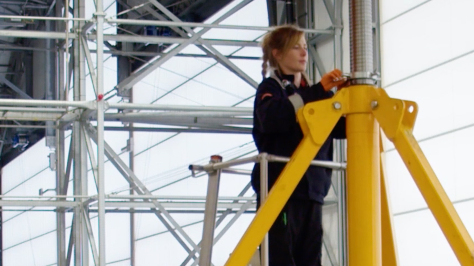 Katie Edney easyJet mechanic v2