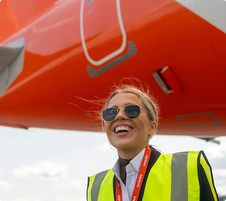 UNIFORMS Gatwick Pilot walk around 1