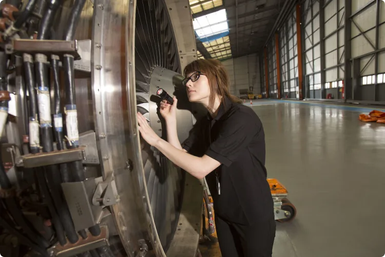 easyJet early careers engineering apprenticeships