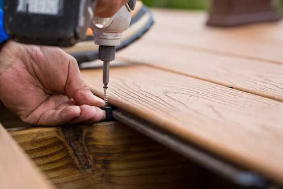 How to Replace Deck Boards in 5 Easy Steps