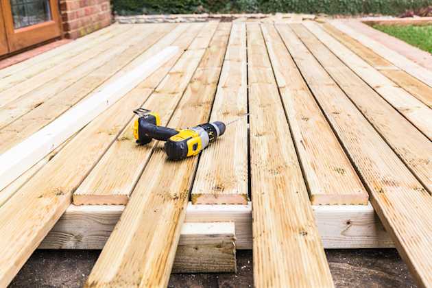 Should You Repair or Replace a Deck in Columbus?