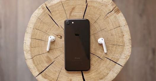 365 días con el iPhone 7 Plus jet black