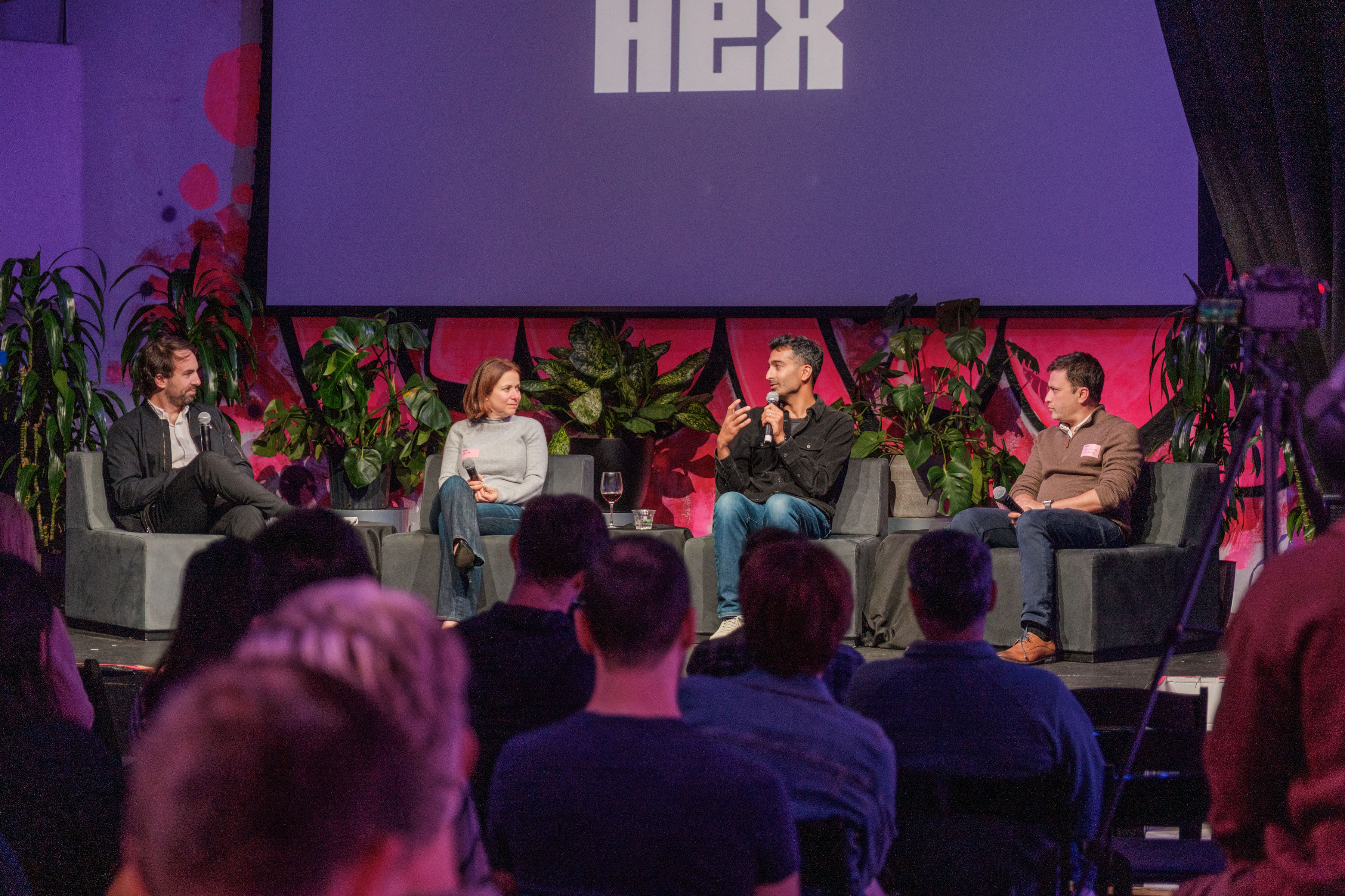 From left to right: Barry McCardel, Co-founder and CEO of Hex,  Julia King, Head of Data at Gusto,  Sumeet Marwaha, Head of Data at Brex, and Tuhin Ghosh, Head of Platform Science at Coinbase.