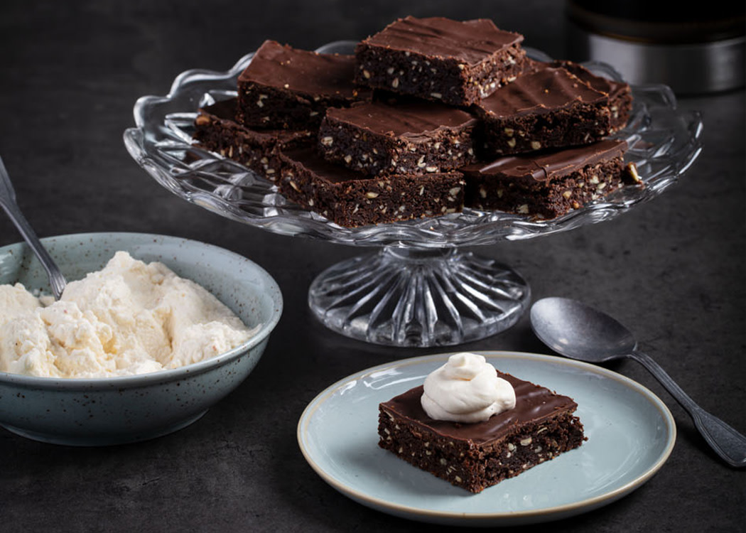 Chocolate Squares with Chili Cream