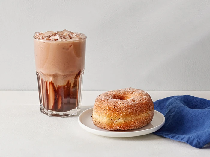 Tazza drink with donut